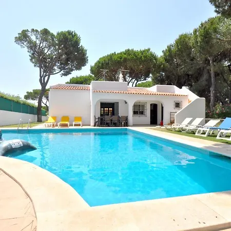 The Is Simply And Traditionally Furnished And Is On One Level With A Large * Quarteira